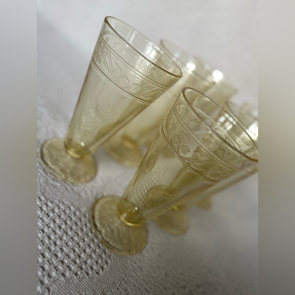 Vintage Hazel Atlas Cloverleaf Yellow Footed Ice Tea Tumbler